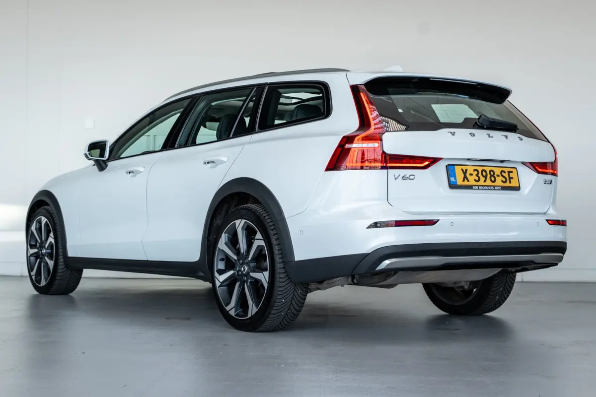 B5 Ultimate Pano-dak | Parkeerverw.| B&W | Trekh. | Nappa massage/ventilatie | 20"