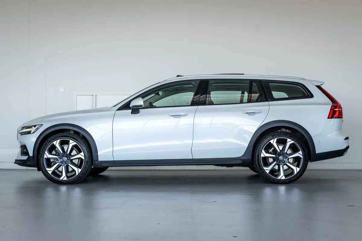 B5 Ultimate Pano-dak | Parkeerverw.| B&W | Trekh. | Nappa massage/ventilatie | 20"