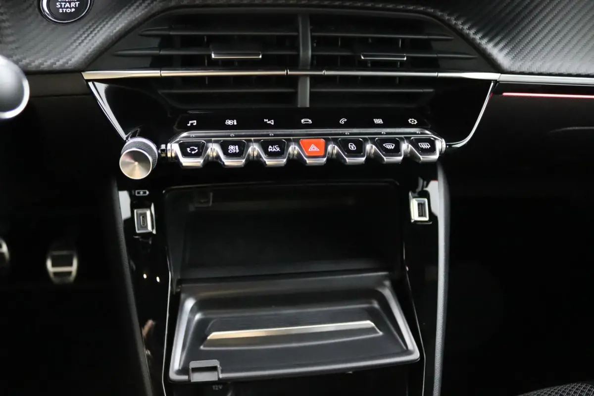 1.2 GT | Camera | Climate-control | 3D Cockpit |