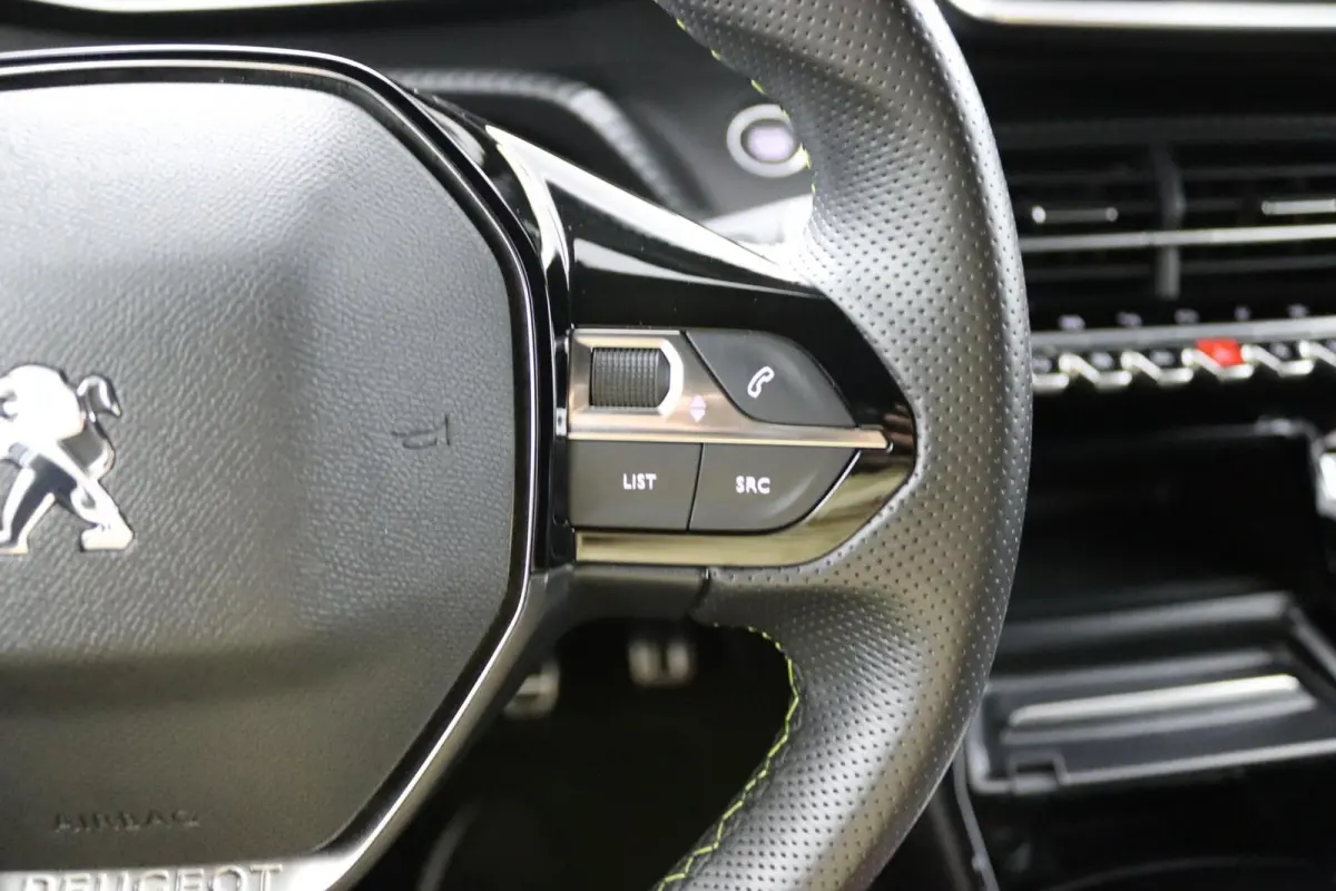 1.2 GT | Camera | Climate-control | 3D Cockpit |