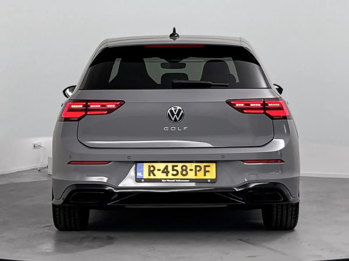 2.0 TSI R-Line Panoramisch Schuif Kanteldak | Stoelverwarming | Stuurwiel Verwarming | Climate Control | Apple Carplay | Android Auto | Bluetooth | Cruise Control Adaptief | Full-LED Koplamp