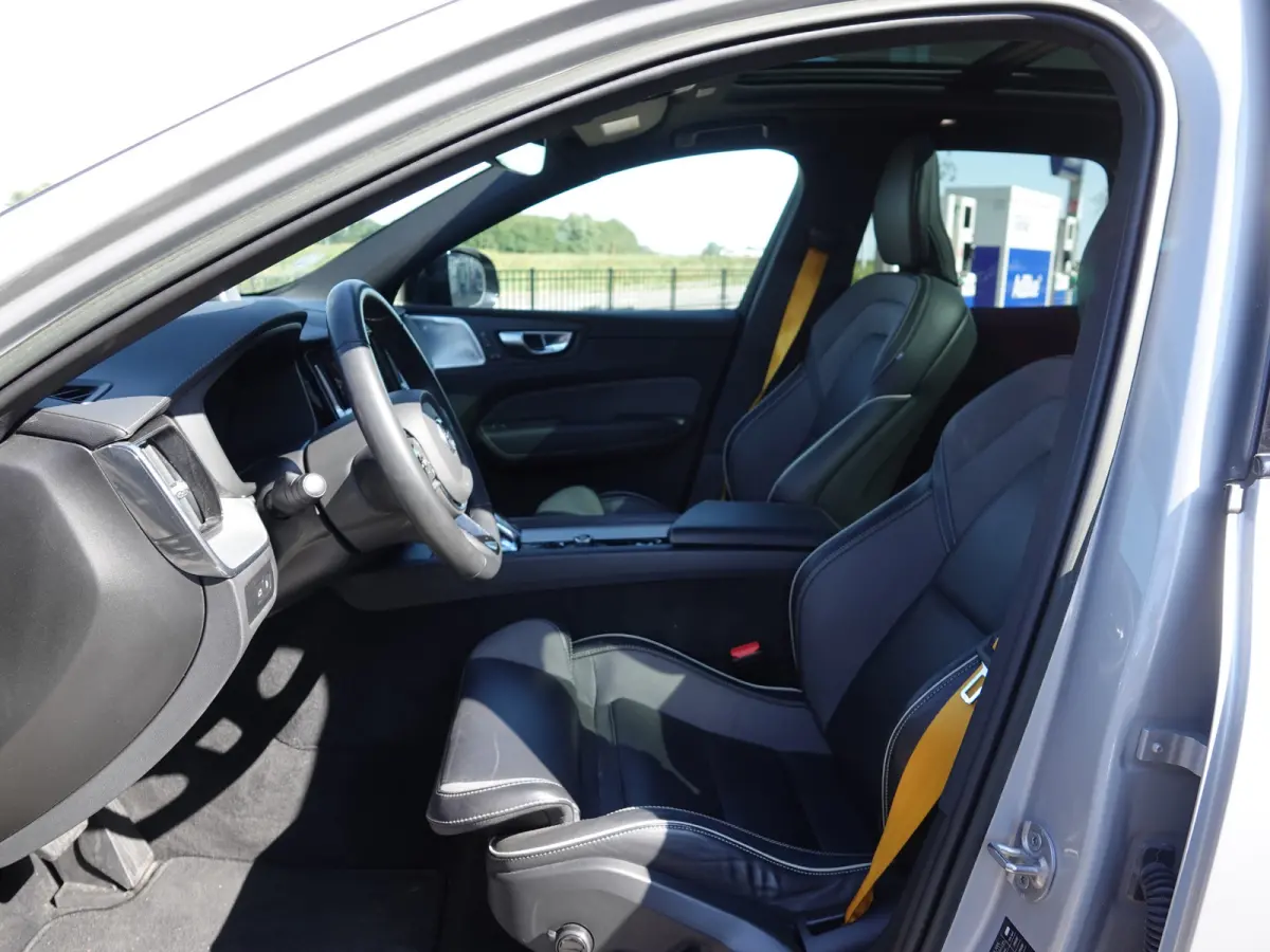 2.0 T8 PHEV AWD Polestar Engineered B&W | ÖHLINS | HUD | PANO | 360° | PILOT | BLIS
