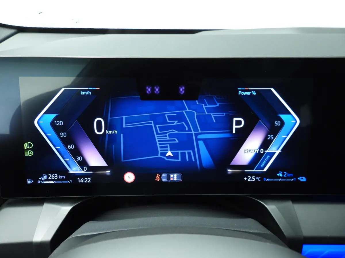 30e xDrive | M-Sportpakket | LED | Leder | Navigatie | Schuifdak | Sportstoelen | Stoelverwarming | DAB | Alu 20 inch