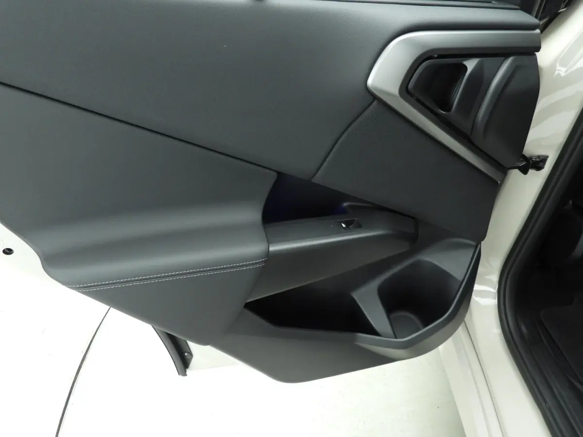 30e xDrive | M-Sportpakket | LED | Leder | Navigatie | Schuifdak | Sportstoelen | Stoelverwarming | DAB | Alu 20 inch