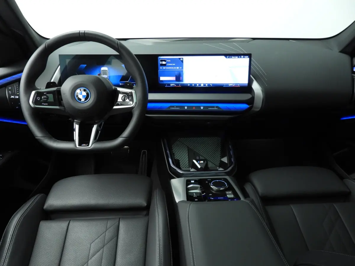 30e xDrive | M-Sportpakket | LED | Leder | Navigatie | Schuifdak | Sportstoelen | Stoelverwarming | DAB | Alu 20 inch