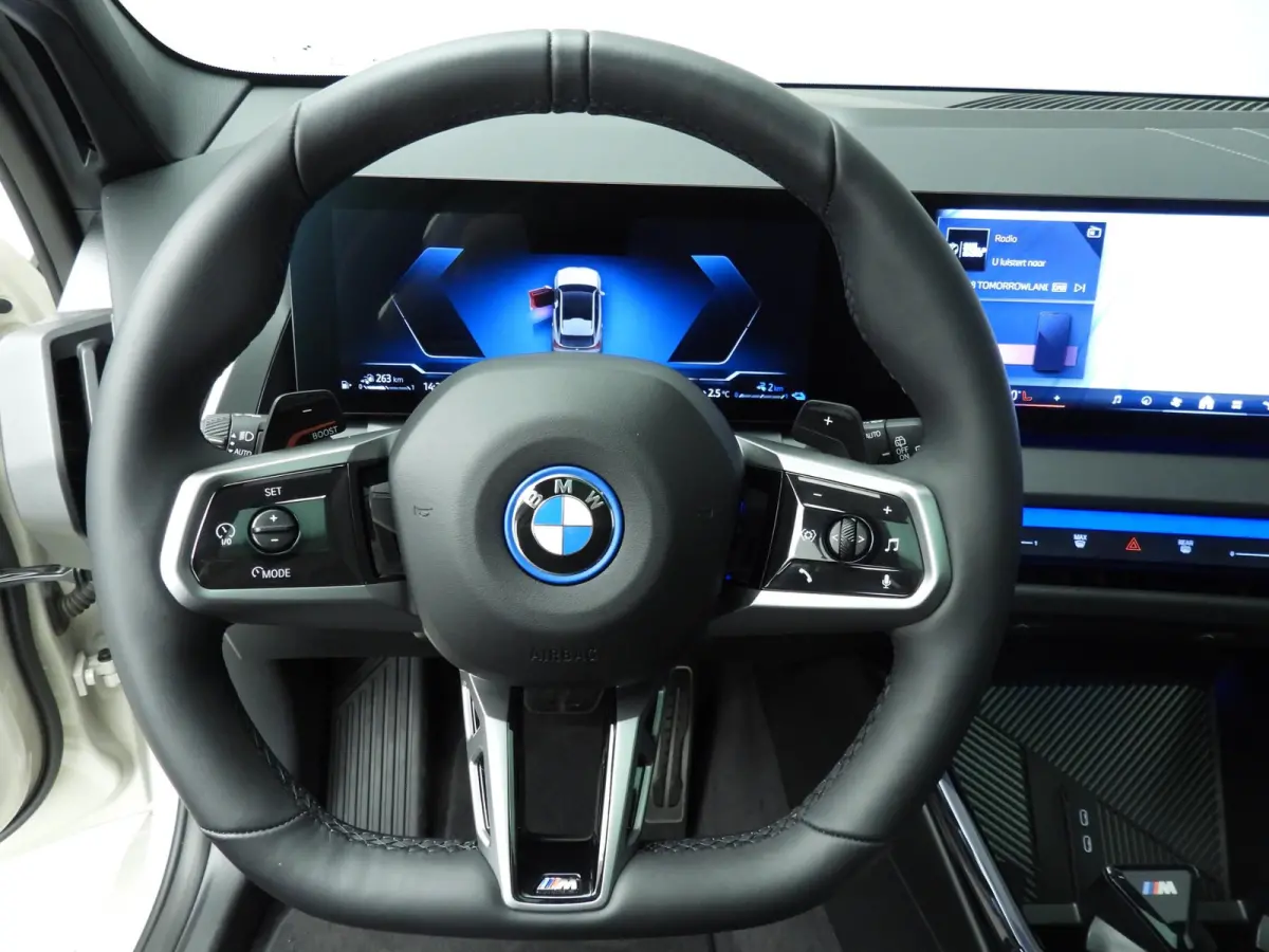 30e xDrive | M-Sportpakket | LED | Leder | Navigatie | Schuifdak | Sportstoelen | Stoelverwarming | DAB | Alu 20 inch
