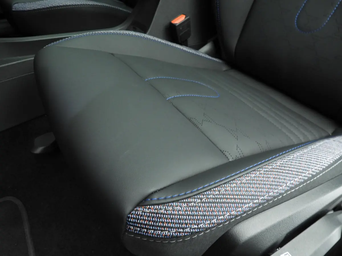 1.5 Cooper C Classic L Harman-Kardon | Head-Up | Stoelverwarming | Panoramadak | Comfort Access | Verwarmd Stuurwiel