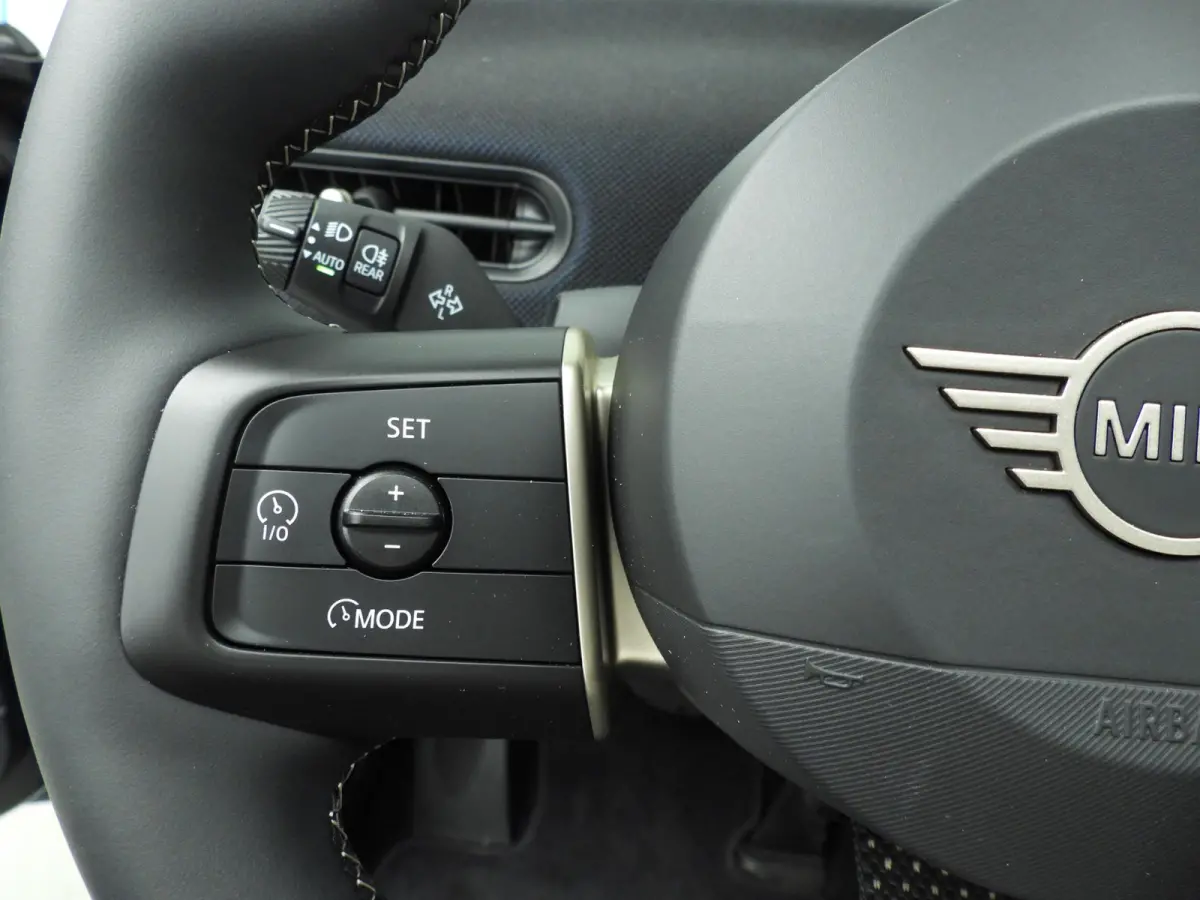 1.5 Cooper C Classic L Harman-Kardon | Head-Up | Stoelverwarming | Panoramadak | Comfort Access | Verwarmd Stuurwiel