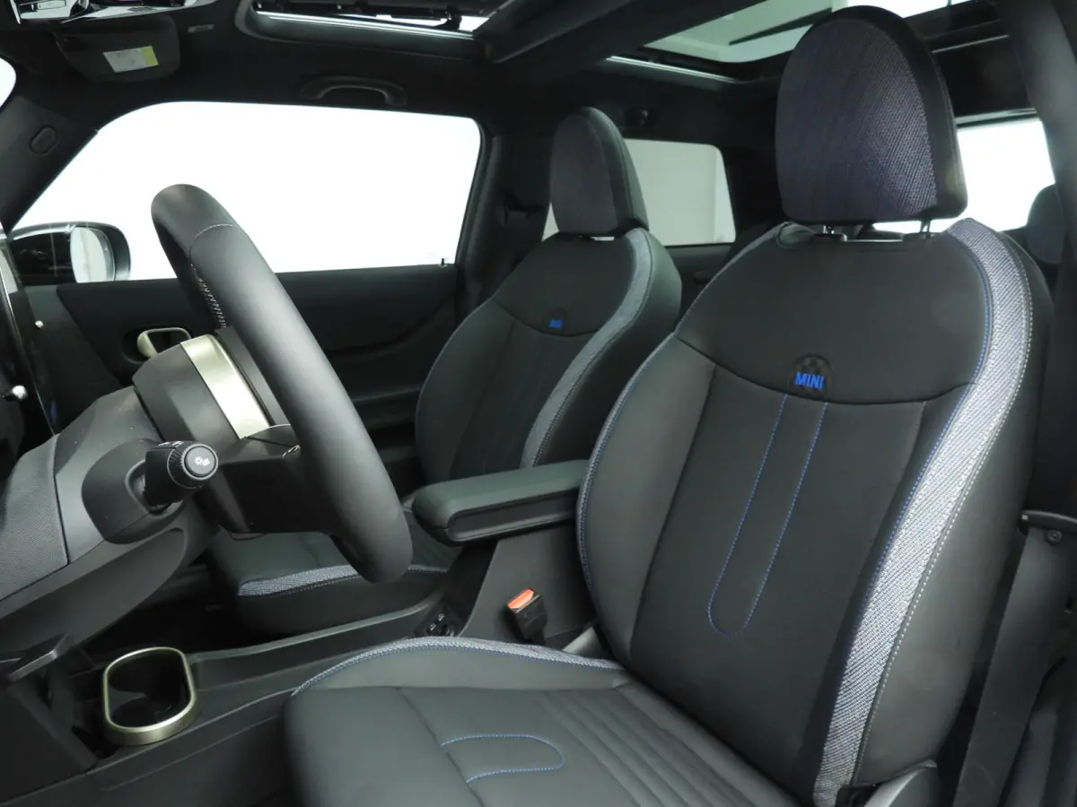 1.5 Cooper C Classic L Harman-Kardon | Head-Up | Stoelverwarming | Panoramadak | Comfort Access | Verwarmd Stuurwiel