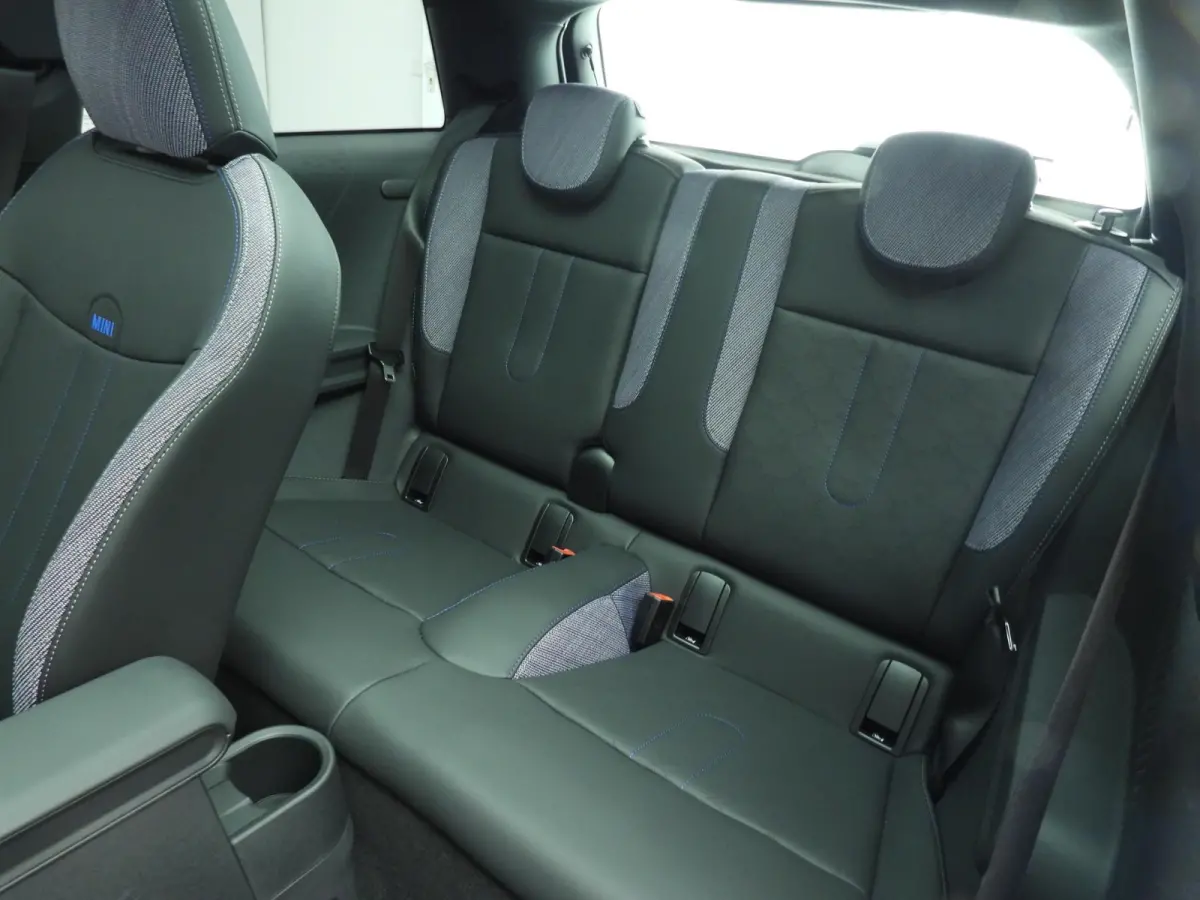 1.5 Cooper C Classic L Harman-Kardon | Head-Up | Stoelverwarming | Panoramadak | Comfort Access | Verwarmd Stuurwiel