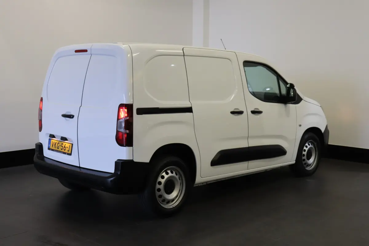 1.5 BlueHDI 130PK Automaat EURO 6 - Airco - Cruise - PDC - €11.900,- Excl.