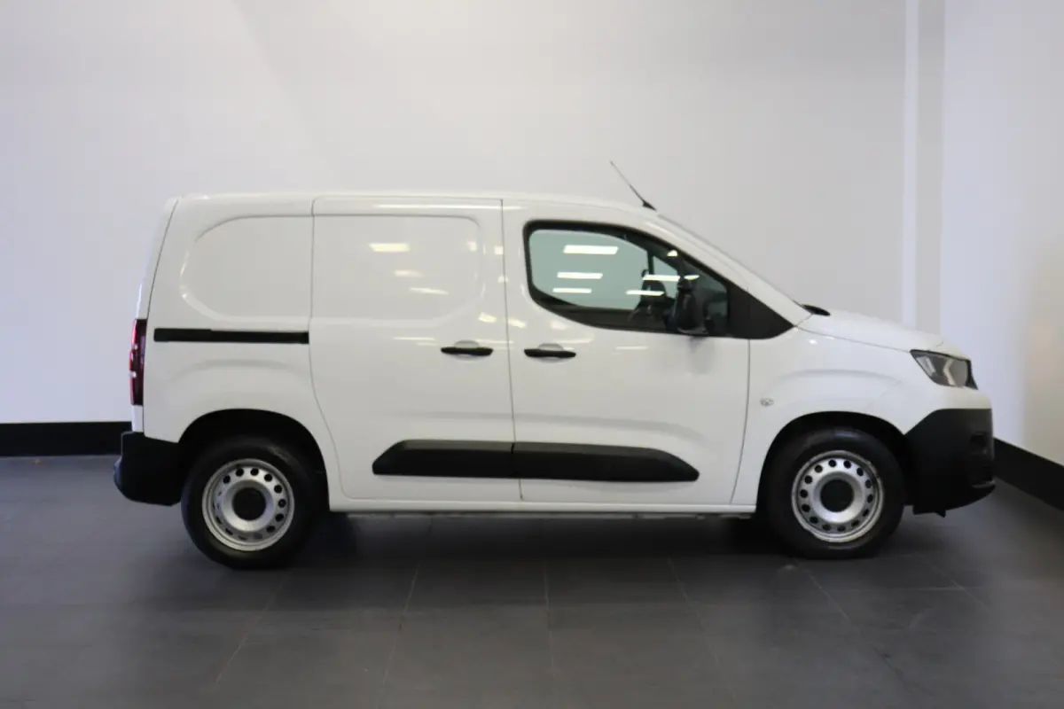1.5 BlueHDI 130PK Automaat EURO 6 - Airco - Cruise - PDC - €11.900,- Excl.