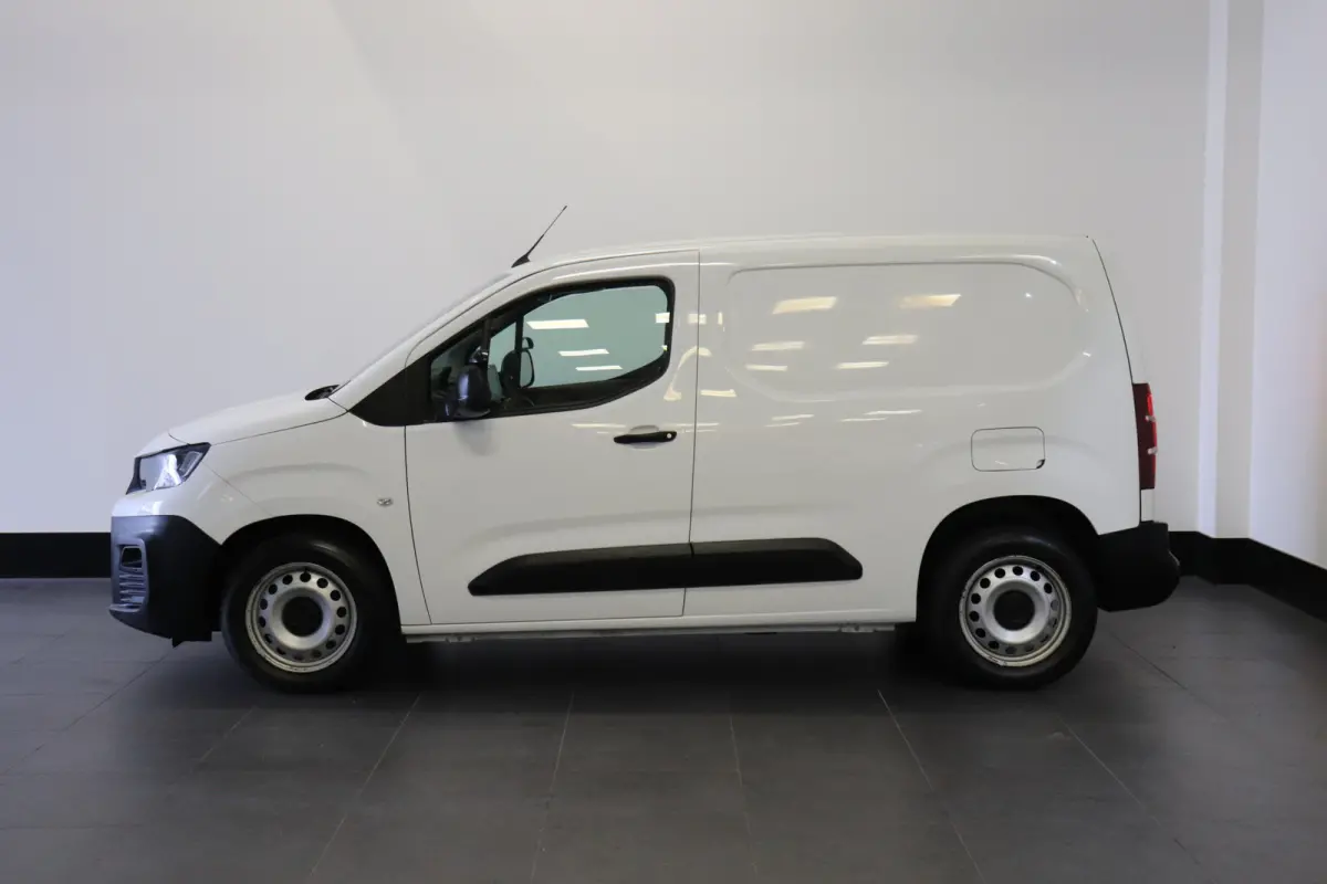 1.5 BlueHDI 130PK Automaat EURO 6 - Airco - Cruise - PDC - €11.900,- Excl.