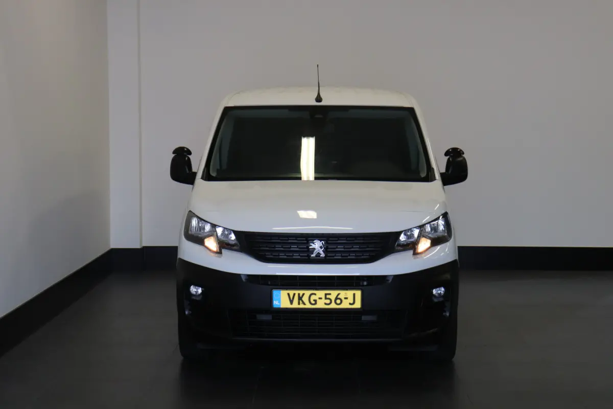 1.5 BlueHDI 130PK Automaat EURO 6 - Airco - Cruise - PDC - €11.900,- Excl.