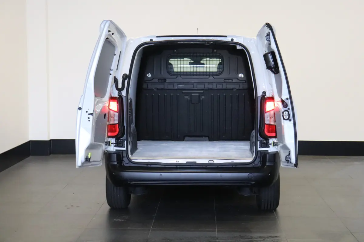 1.5 BlueHDI 130PK Automaat EURO 6 - Airco - Cruise - PDC - €11.900,- Excl.
