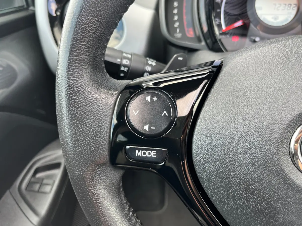 1.0 VVT-i x-joy cabrio NL.Auto/Automaat/Cabrio/Climatronic/Camera/Carplay/Led/1Ste Eigenaar/Dealer onderhouden