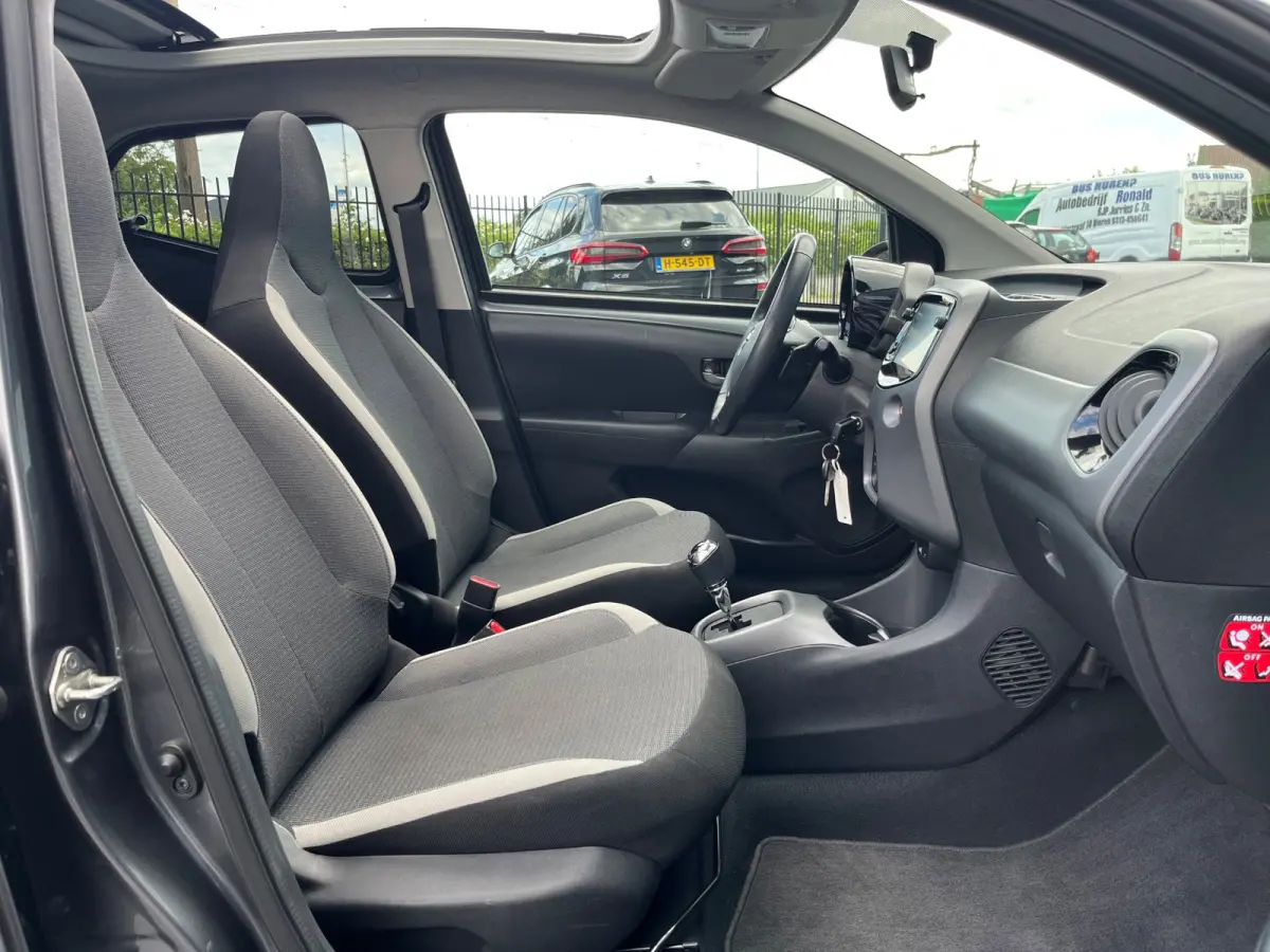 1.0 VVT-i x-joy cabrio NL.Auto/Automaat/Cabrio/Climatronic/Camera/Carplay/Led/1Ste Eigenaar/Dealer onderhouden