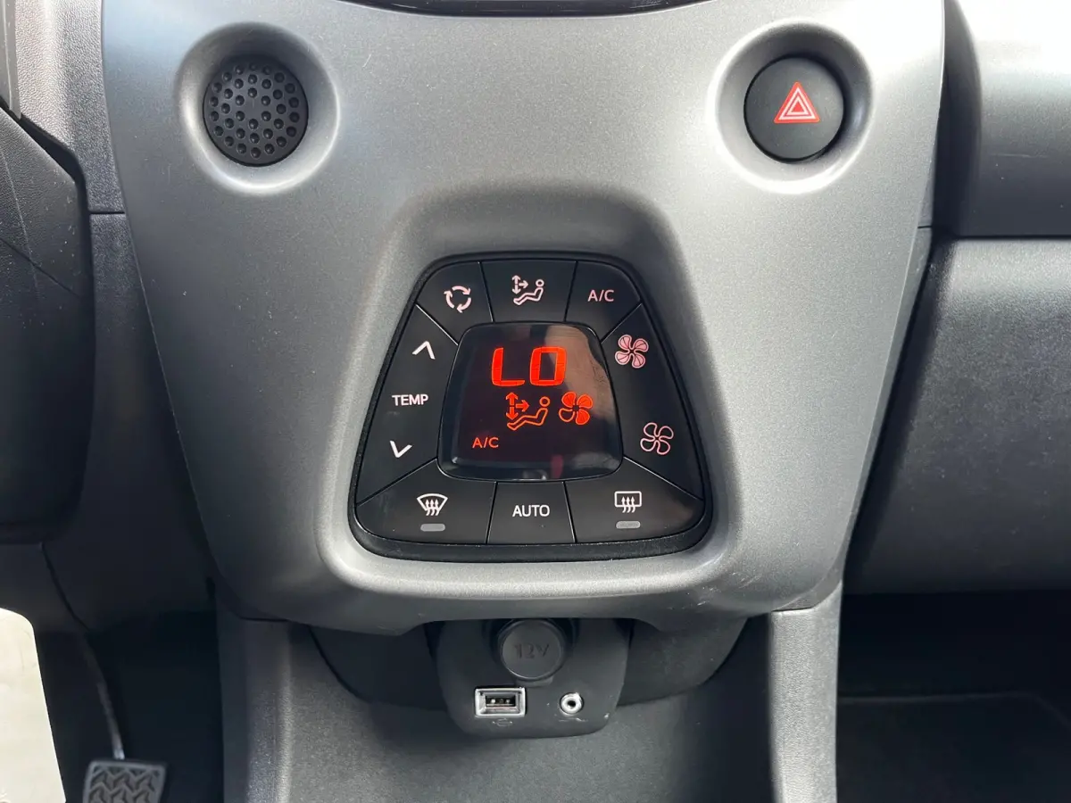 1.0 VVT-i x-joy cabrio NL.Auto/Automaat/Cabrio/Climatronic/Camera/Carplay/Led/1Ste Eigenaar/Dealer onderhouden
