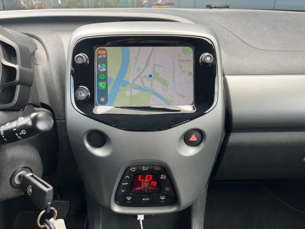 1.0 VVT-i x-joy cabrio NL.Auto/Automaat/Cabrio/Climatronic/Camera/Carplay/Led/1Ste Eigenaar/Dealer onderhouden