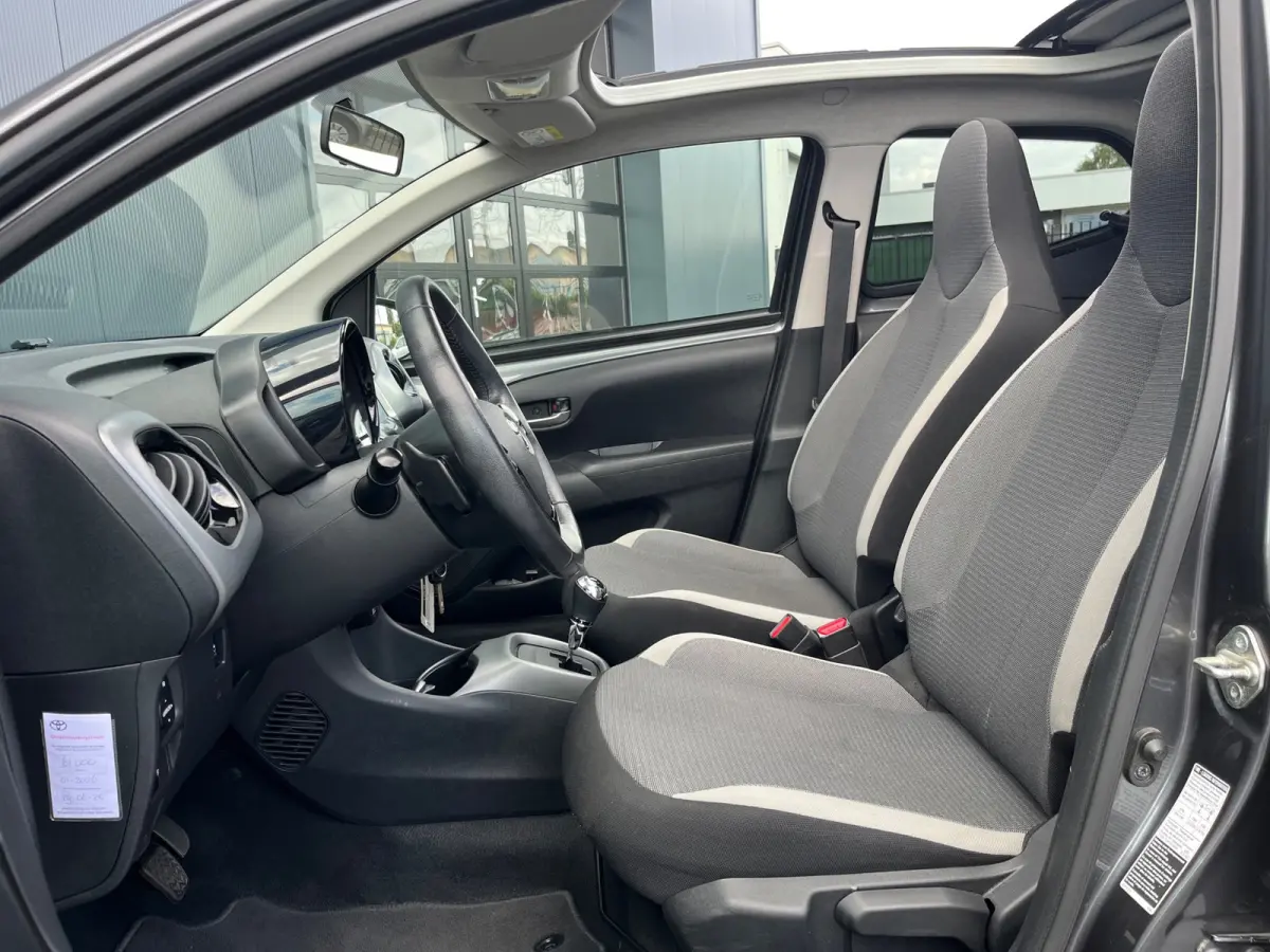 1.0 VVT-i x-joy cabrio NL.Auto/Automaat/Cabrio/Climatronic/Camera/Carplay/Led/1Ste Eigenaar/Dealer onderhouden