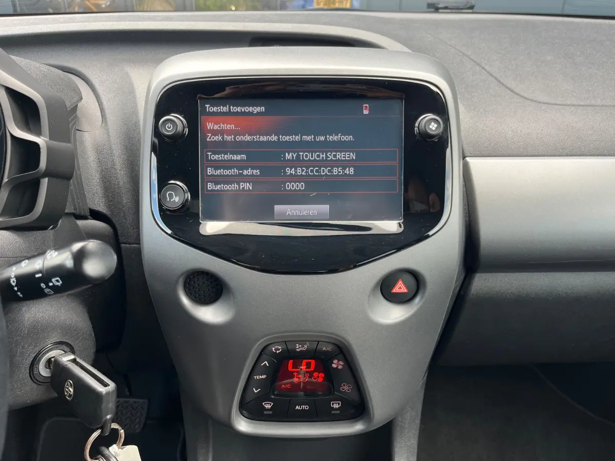 1.0 VVT-i x-joy cabrio NL.Auto/Automaat/Cabrio/Climatronic/Camera/Carplay/Led/1Ste Eigenaar/Dealer onderhouden