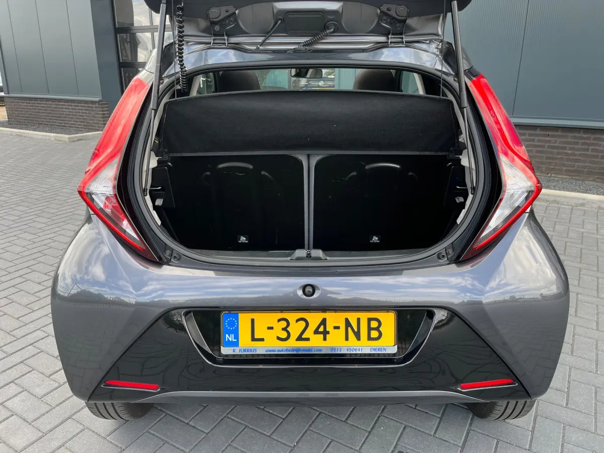 1.0 VVT-i x-joy cabrio NL.Auto/Automaat/Cabrio/Climatronic/Camera/Carplay/Led/1Ste Eigenaar/Dealer onderhouden