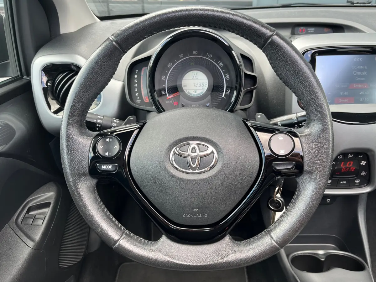 1.0 VVT-i x-joy cabrio NL.Auto/Automaat/Cabrio/Climatronic/Camera/Carplay/Led/1Ste Eigenaar/Dealer onderhouden