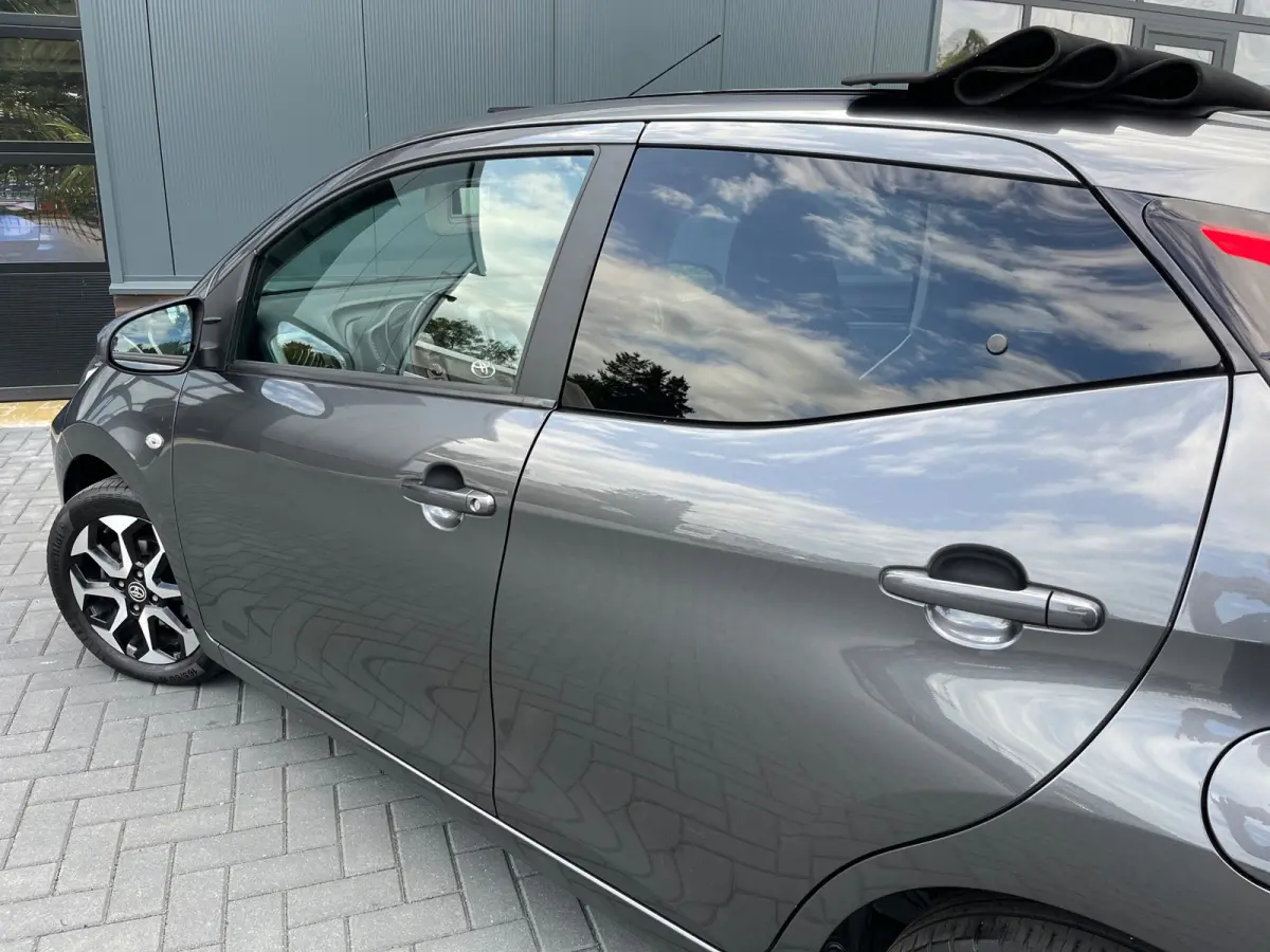 1.0 VVT-i x-joy cabrio NL.Auto/Automaat/Cabrio/Climatronic/Camera/Carplay/Led/1Ste Eigenaar/Dealer onderhouden