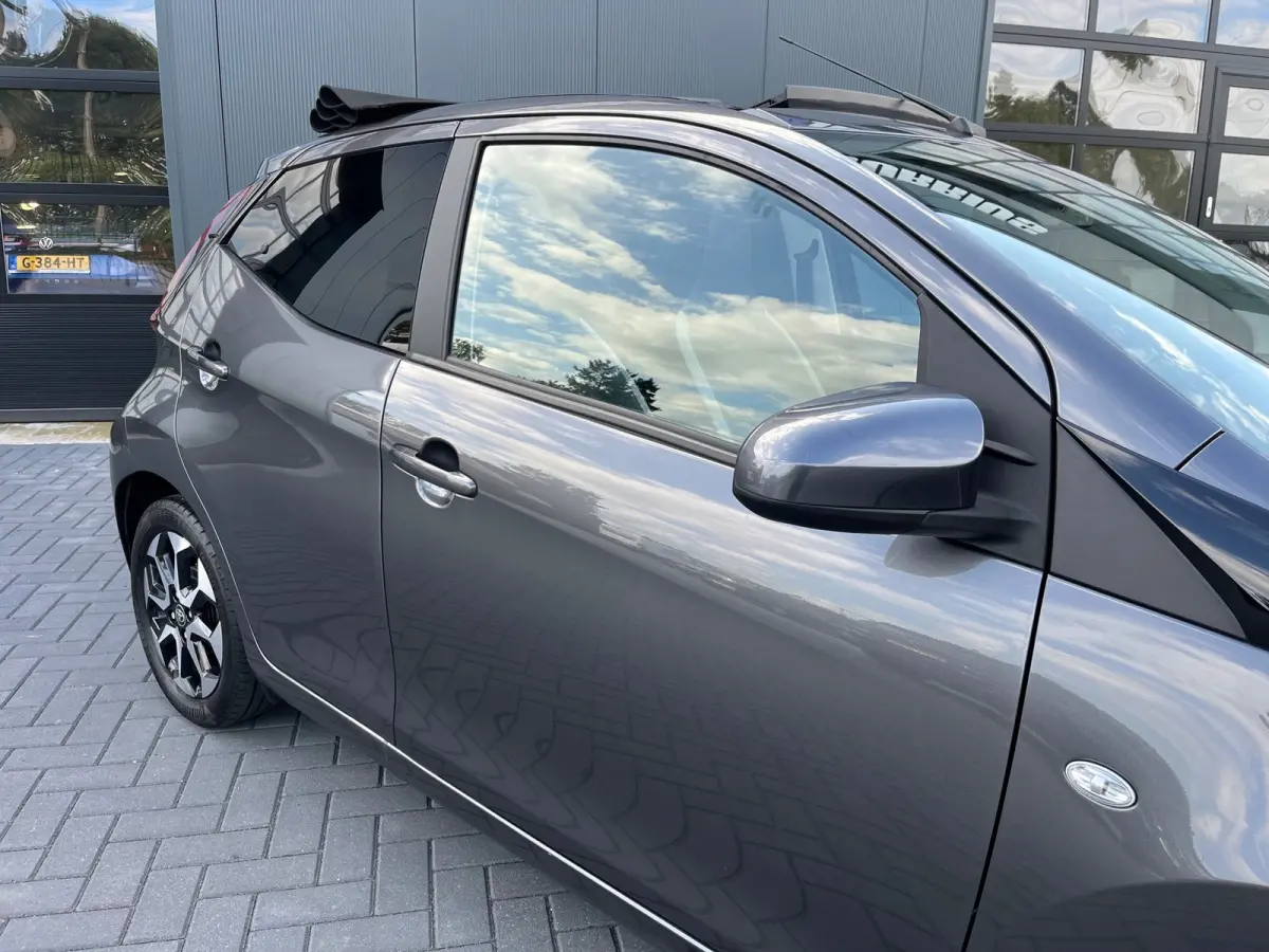 1.0 VVT-i x-joy cabrio NL.Auto/Automaat/Cabrio/Climatronic/Camera/Carplay/Led/1Ste Eigenaar/Dealer onderhouden