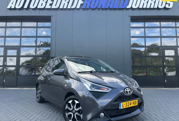 1.0 VVT-i x-joy cabrio NL.Auto/Automaat/Cabrio/Climatronic/Camera/Carplay/Led/1Ste Eigenaar/Dealer onderhouden