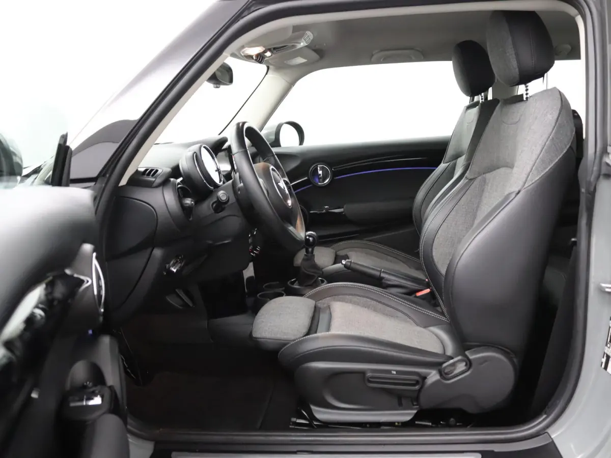 One 1.5 Business Edition | Navigatie | Sportstoelen | 1e Eigenaar | 47.721 km |