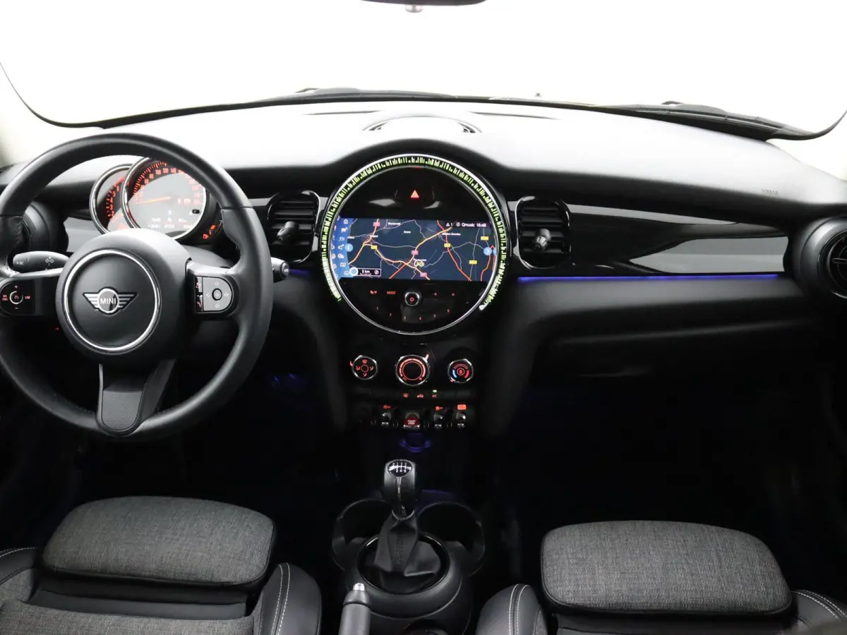 One 1.5 Business Edition | Navigatie | Sportstoelen | 1e Eigenaar | 47.721 km |