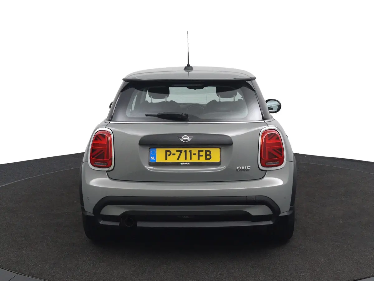 One 1.5 Business Edition | Navigatie | Sportstoelen | 1e Eigenaar | 47.721 km |