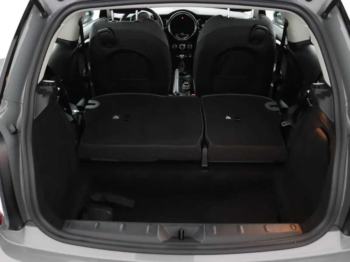 One 1.5 Business Edition | Navigatie | Sportstoelen | 1e Eigenaar | 47.721 km |