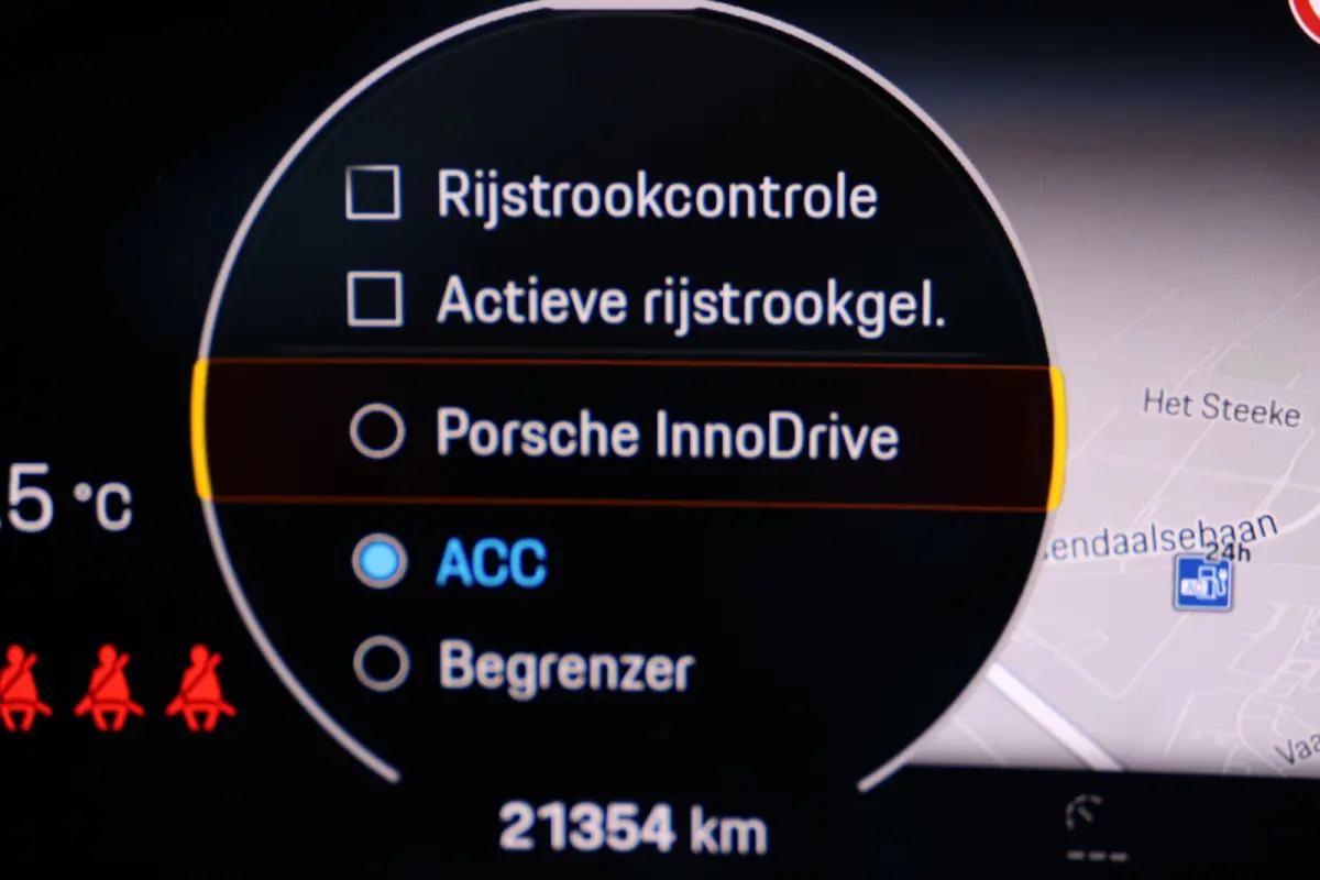 Turbo 93 kWh | burmester | achterasbesturing | head-up | bijrijdersdisplay | carbon | 1e eigenaar