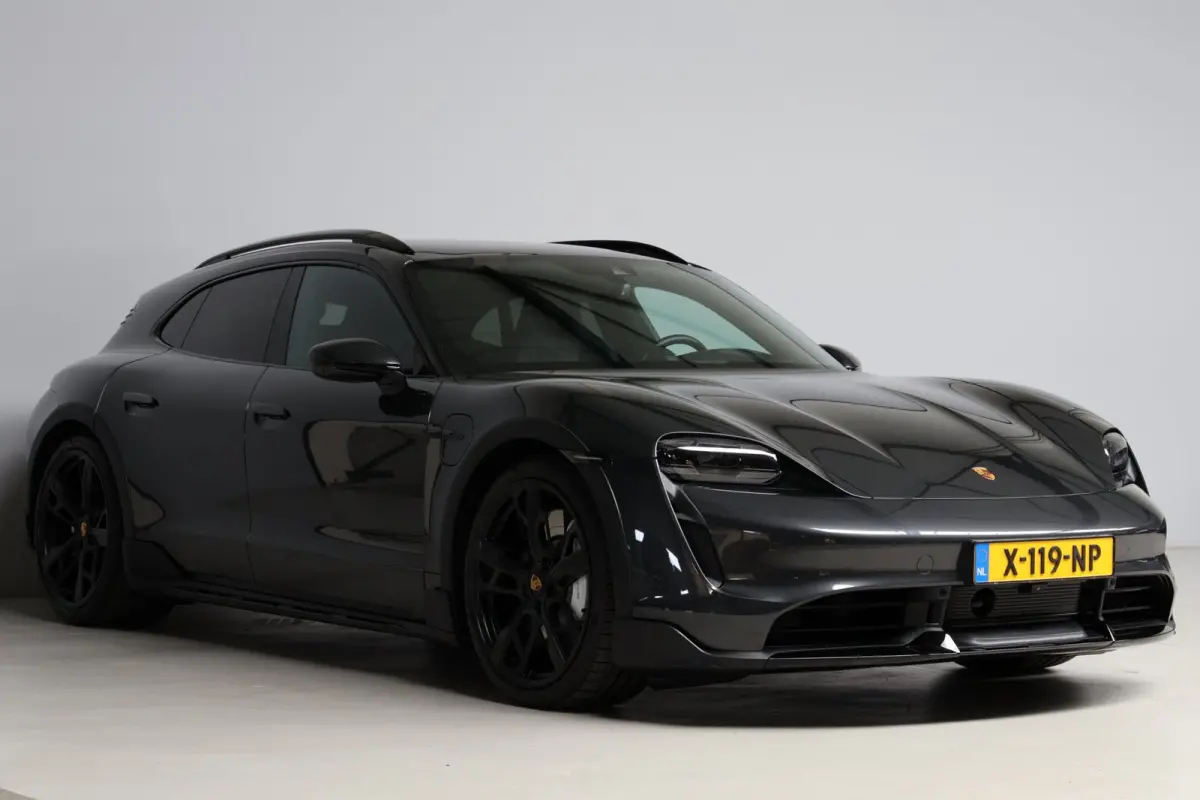 Turbo 93 kWh | burmester | achterasbesturing | head-up | bijrijdersdisplay | carbon | 1e eigenaar