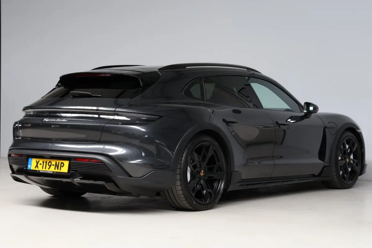Turbo 93 kWh | burmester | achterasbesturing | head-up | bijrijdersdisplay | carbon | 1e eigenaar