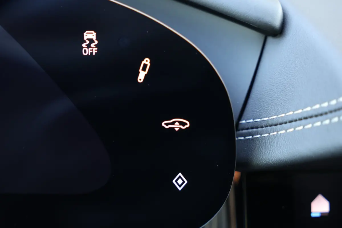 Turbo 93 kWh | burmester | achterasbesturing | head-up | bijrijdersdisplay | carbon | 1e eigenaar