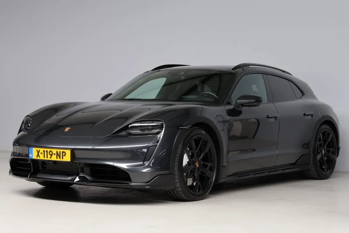 Turbo 93 kWh | burmester | achterasbesturing | head-up | bijrijdersdisplay | carbon | 1e eigenaar