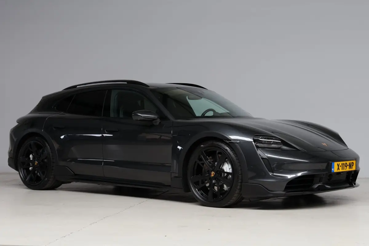Turbo 93 kWh | burmester | achterasbesturing | head-up | bijrijdersdisplay | carbon | 1e eigenaar