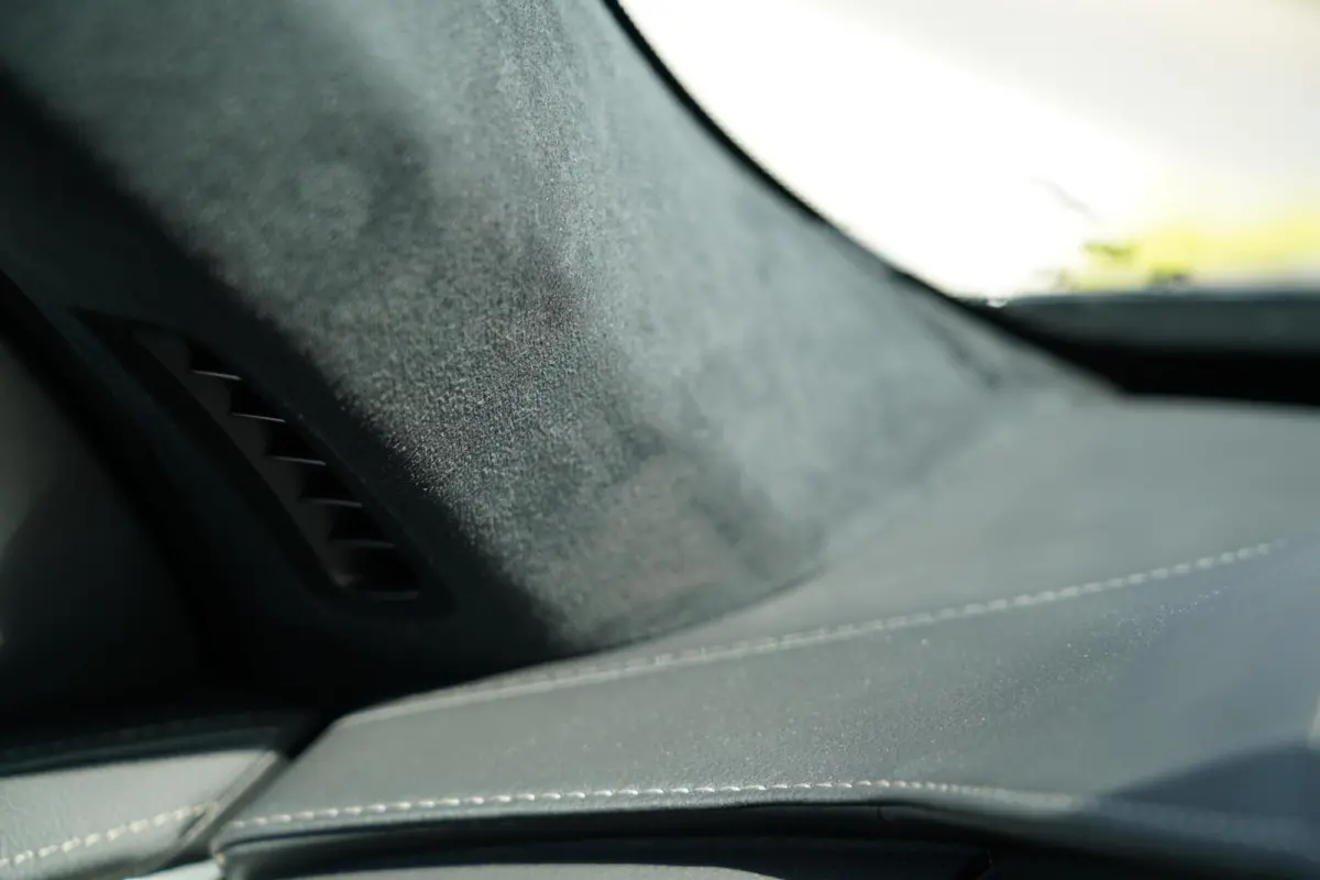 T8 Recharge AWD R-Design Long Range 7p. SOH 99% | Alcantara hemelbekleding | Head-Up | Trekhaak | 7-Persoons | Lederen interieur | 22 inch | Harman Kardon | Adaptieve cruise control | Stoel 