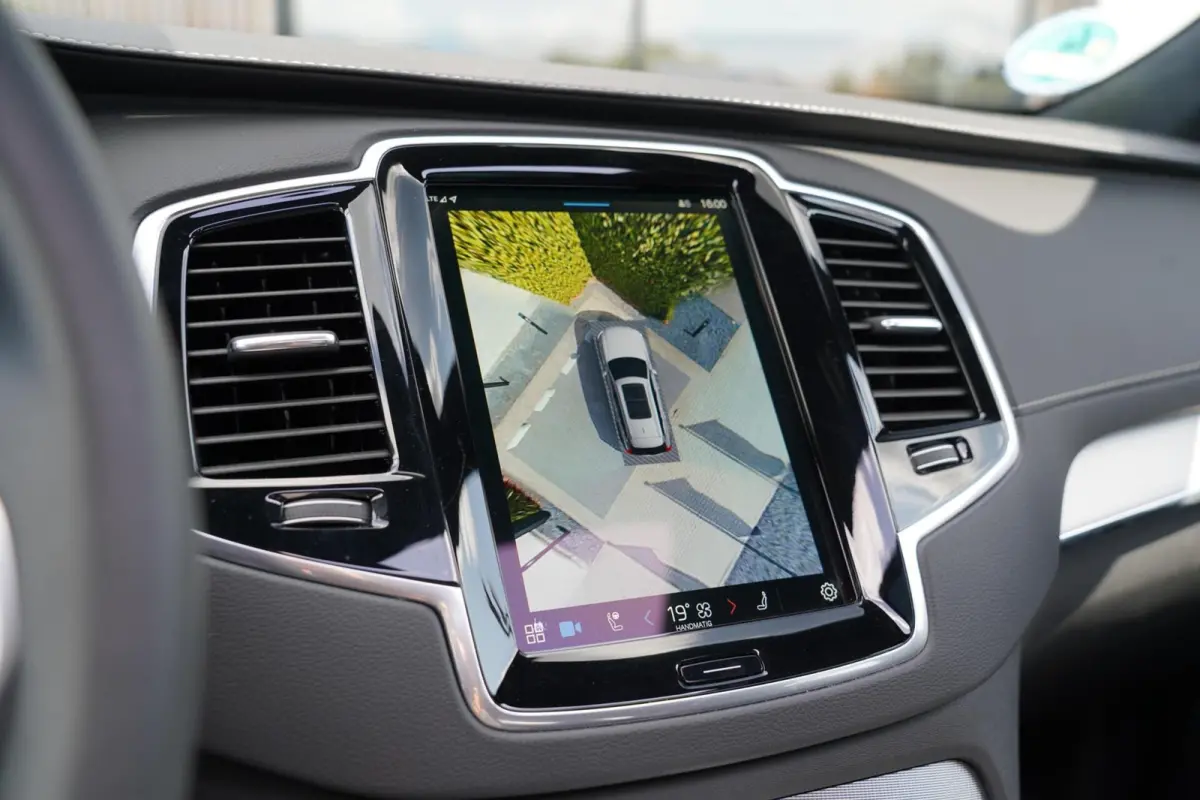 T8 Recharge AWD R-Design Long Range 7p. SOH 99% | Alcantara hemelbekleding | Head-Up | Trekhaak | 7-Persoons | Lederen interieur | 22 inch | Harman Kardon | Adaptieve cruise control | Stoel 