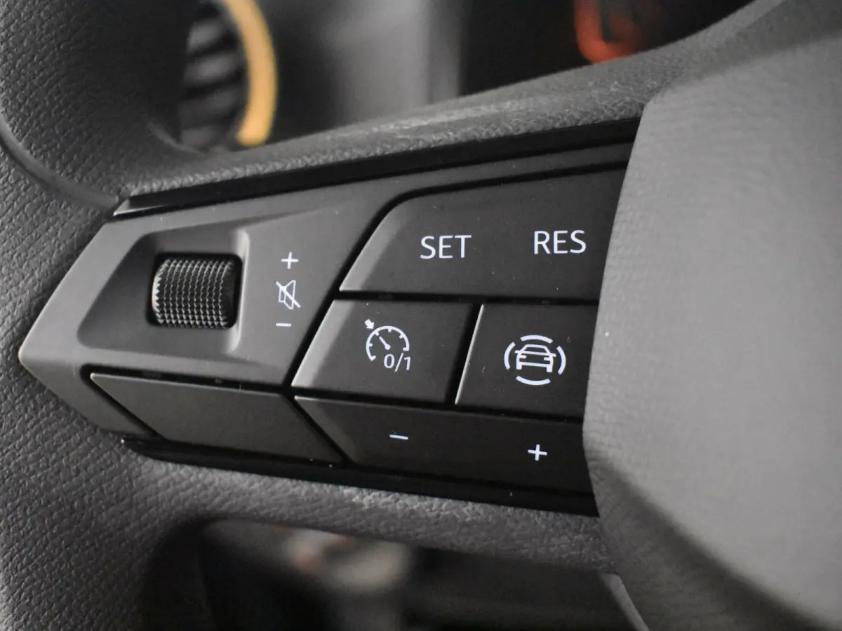Reference | Cruise Control | Parkeersensoren achter | Rijstrookbehoudassistent (Lane Assist)