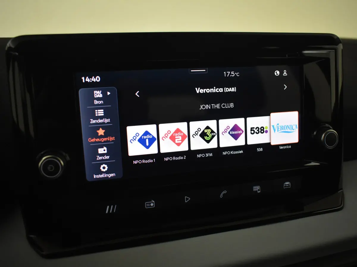 Reference | Cruise Control | Parkeersensoren achter | Rijstrookbehoudassistent (Lane Assist)