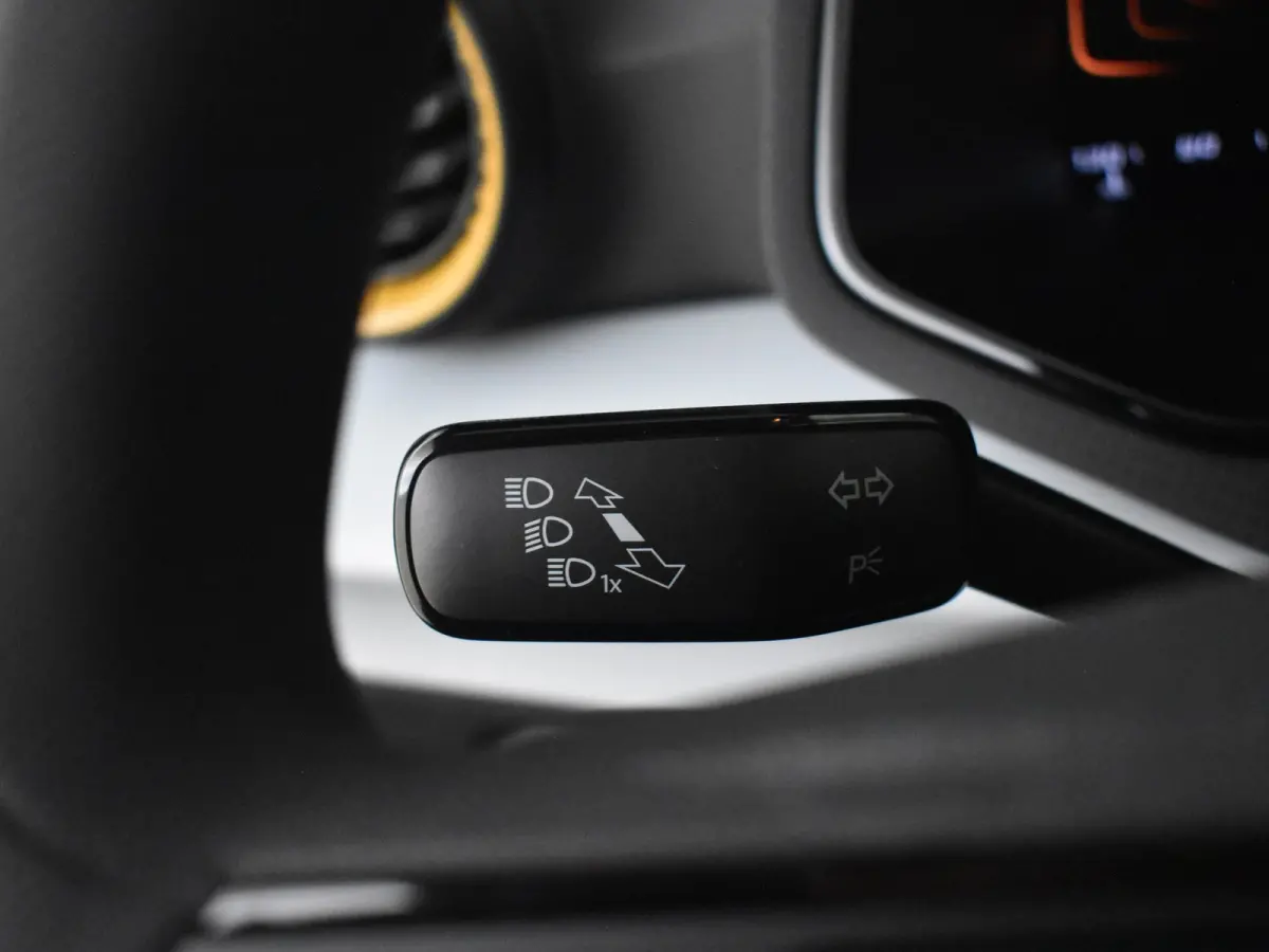 Reference | Cruise Control | Parkeersensoren achter | Rijstrookbehoudassistent (Lane Assist)