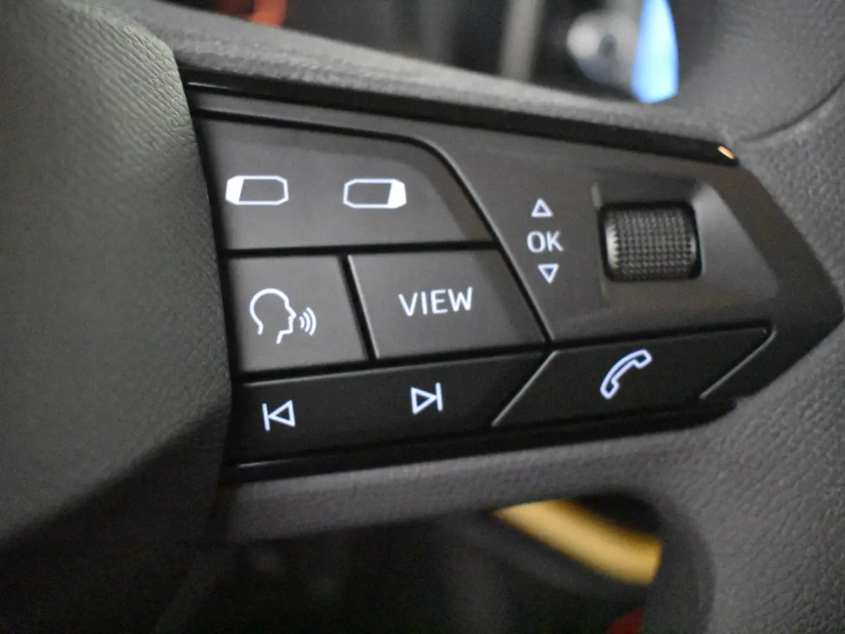 Reference | Cruise Control | Parkeersensoren achter | Rijstrookbehoudassistent (Lane Assist)