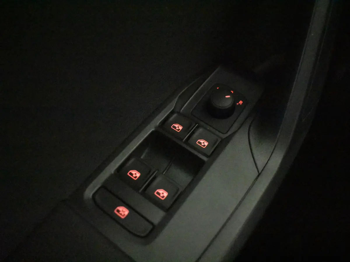 Reference | Cruise Control | Parkeersensoren achter | Rijstrookbehoudassistent (Lane Assist)