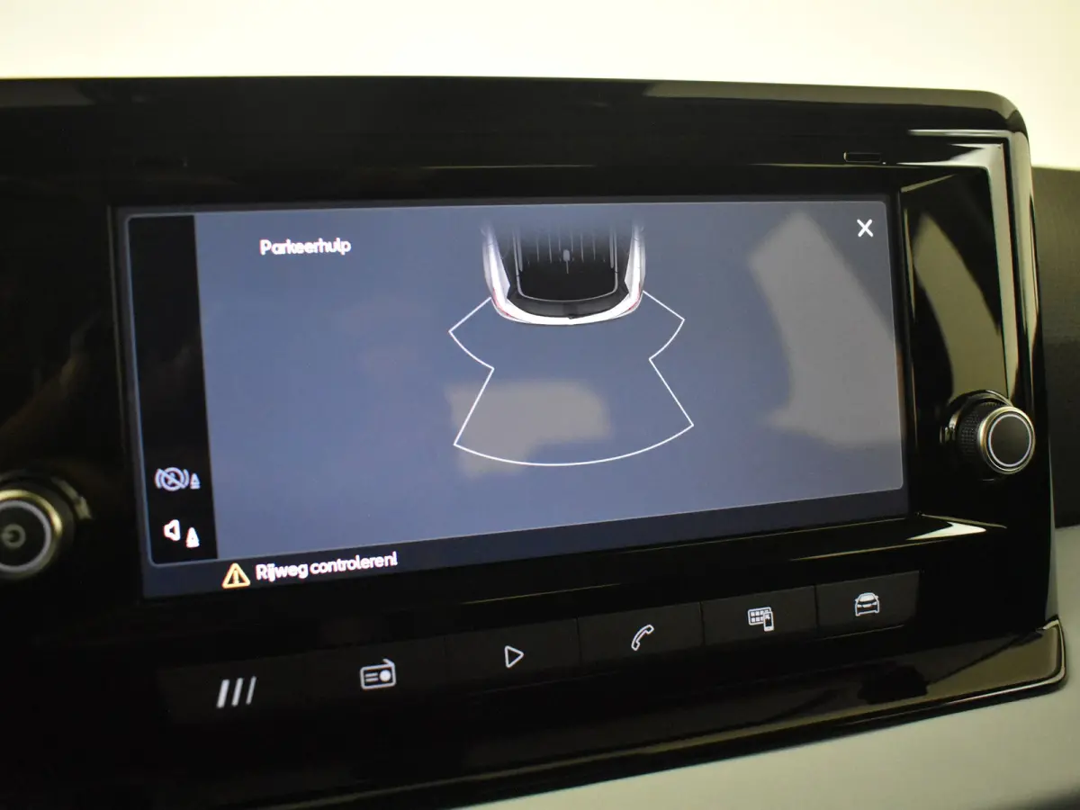 Reference | Cruise Control | Parkeersensoren achter | Rijstrookbehoudassistent (Lane Assist)