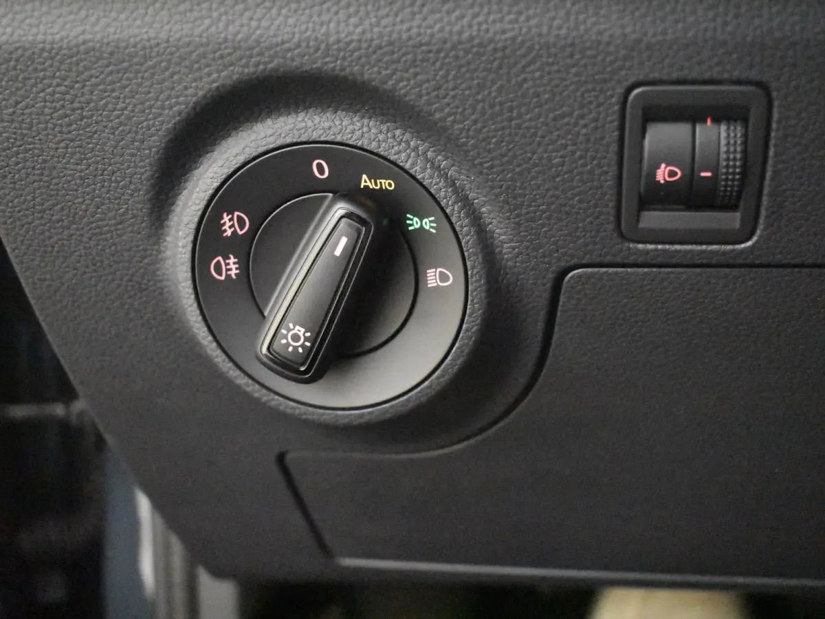 Reference | Cruise Control | Parkeersensoren achter | Rijstrookbehoudassistent (Lane Assist)