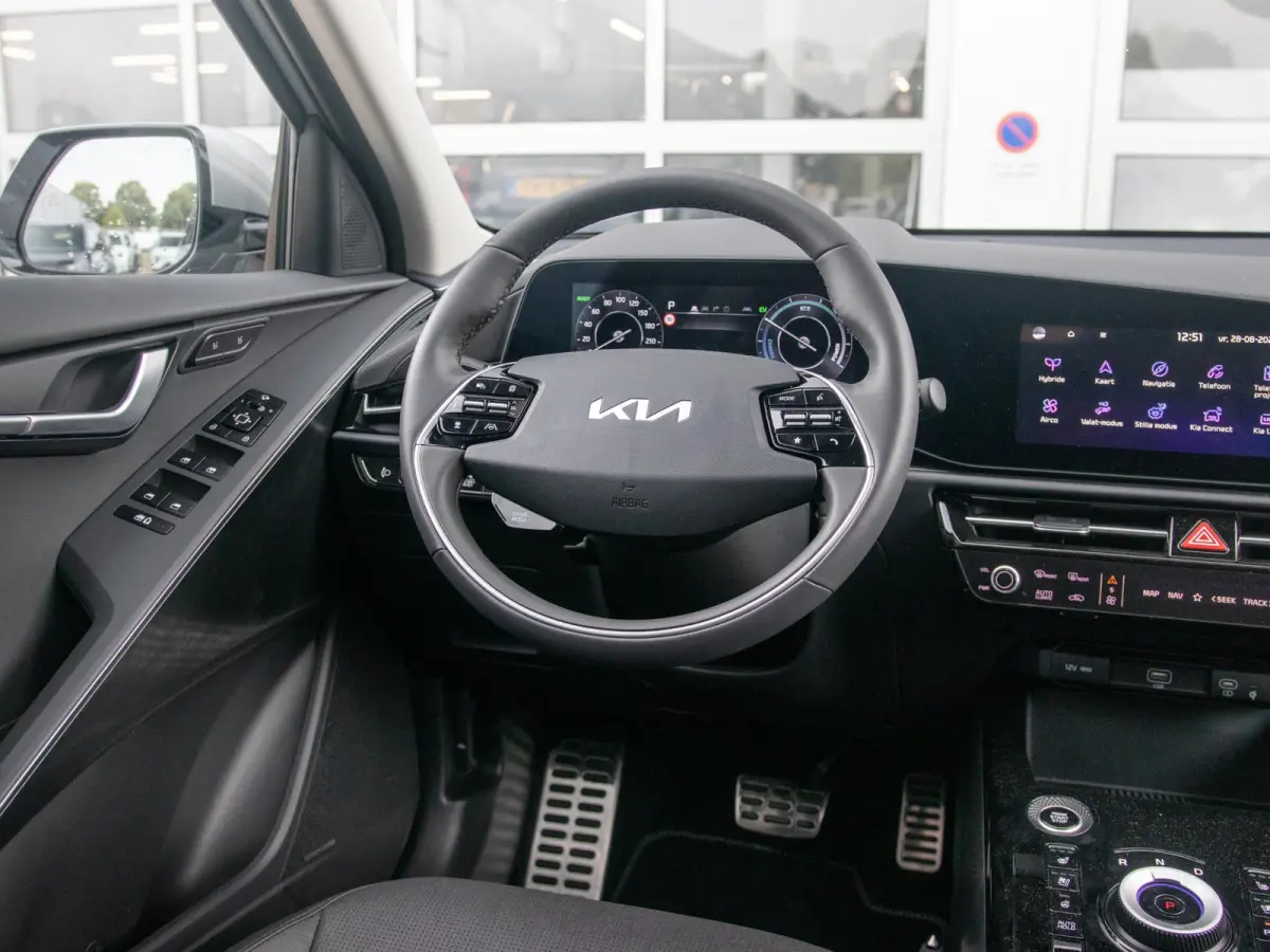 1.6 GDi Hybrid ExecutiveLine | Navi | Clima | Adapt. Cruise | 18" | Leder | Schuif/Kanteldak | Premium Audio | Apple Carplay | Camera | HUD | Stoel&Stuur Verw.